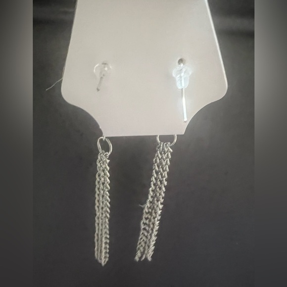 FASHION JEWELRY long chain earrings NWOT - Picture 2 of 2
